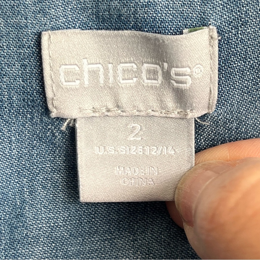 Chico’s Denim Top Sz 2 - Picture 4 of 7